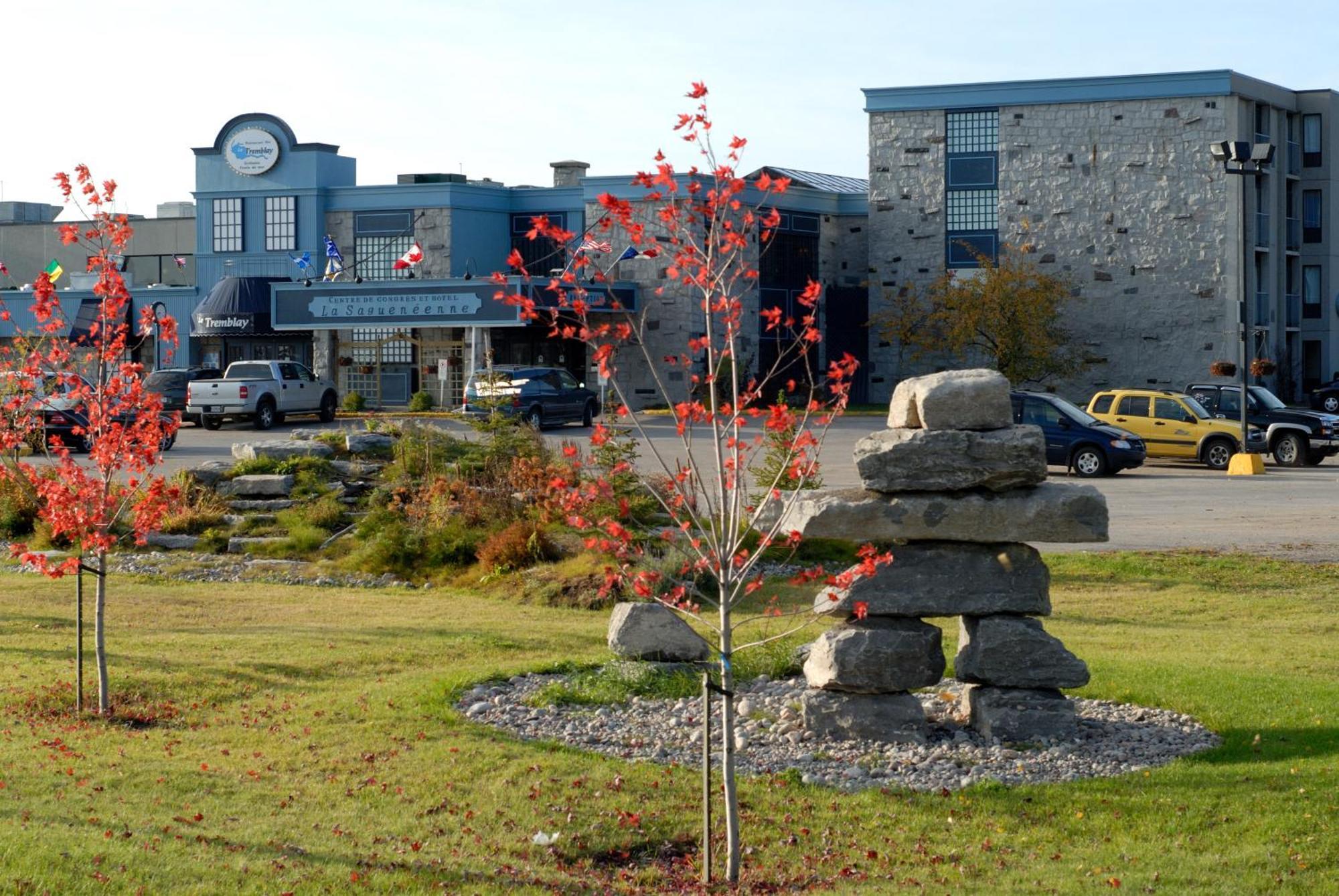 Hotel La Saguenéenne - Et Centre De Congrès Chicoutimi